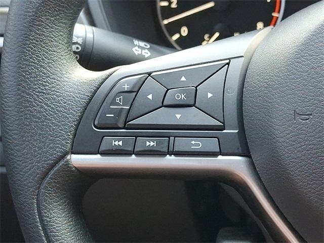 Photo of 2023 White Nissan Altima
