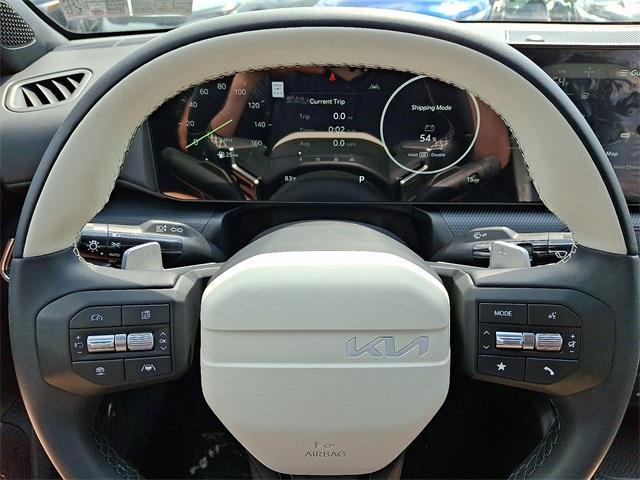 Photo of 2025 Currant Red Kia K4