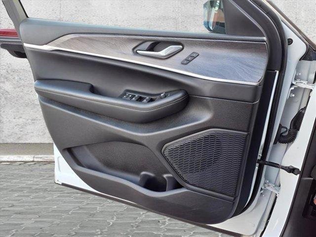 Photo of 2024 Bright White Clearcoat Jeep Grand Cherokee L