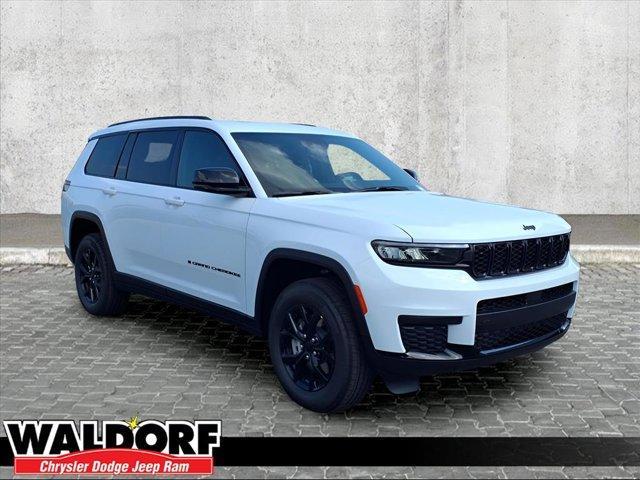 Photo of 2025 Diamond Black Jeep Grand Cherokee L