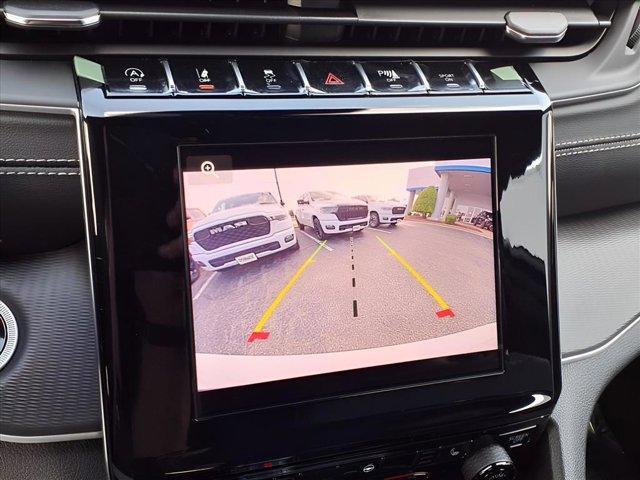 Photo of 2025 Diamond Black Jeep Grand Cherokee L