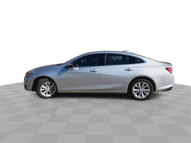 Photo of 2022 Silver Ice Metallic Chevrolet Malibu