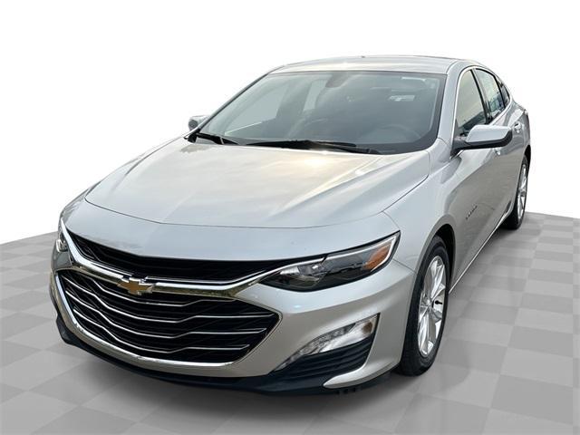 Photo of 2022 Silver Ice Metallic Chevrolet Malibu