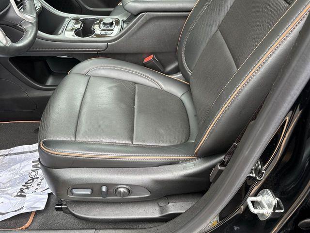 Photo of 2023 Ebony Twilight Metallic GMC Acadia