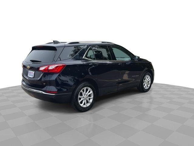 Photo of 2020 Midnight Blue Metallic Chevrolet Equinox