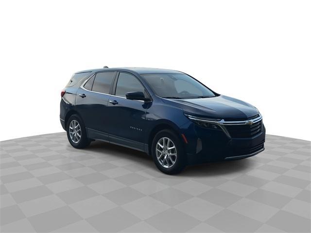 Photo of 2022 Blue Glow Metallic Chevrolet Equinox