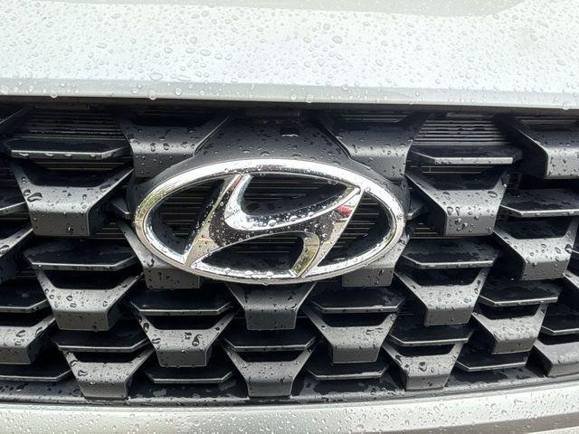 Photo of 2022 Quartz White Hyundai SANTA FE