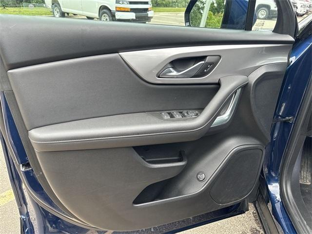 Photo of 2022 Blue Glow Metallic Chevrolet Blazer