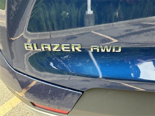 Photo of 2022 Blue Glow Metallic Chevrolet Blazer
