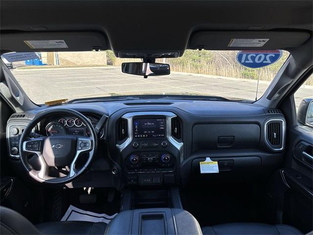 Photo of 2021 Black Chevrolet Silverado 1500