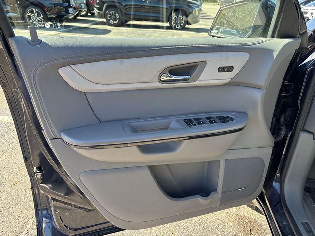 Photo of 2017 Blue Velvet Metallic Chevrolet Traverse