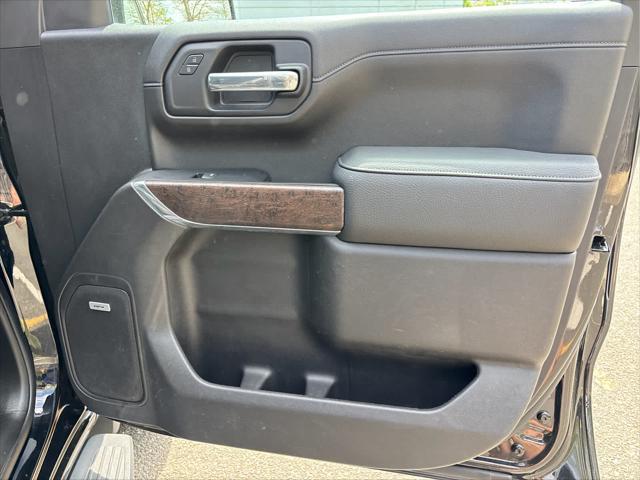 Photo of 2022 Onyx Black GMC Sierra 1500