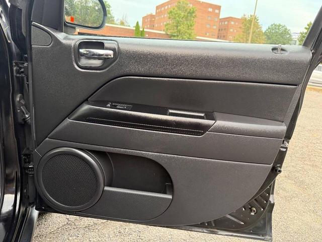 Photo of 2017 Black Clearcoat Jeep Compass