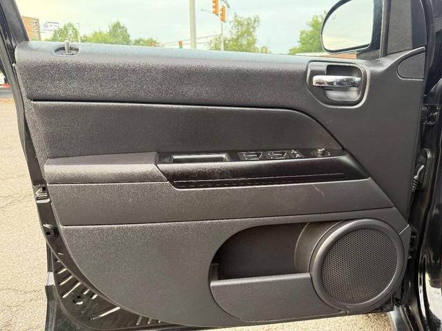 Photo of 2017 Black Clearcoat Jeep Compass