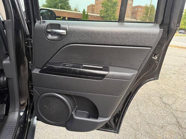 Photo of 2017 Black Clearcoat Jeep Compass