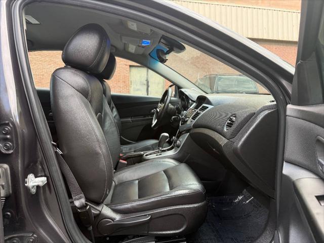 Photo of 2014 Tungsten Metallic Chevrolet Cruze