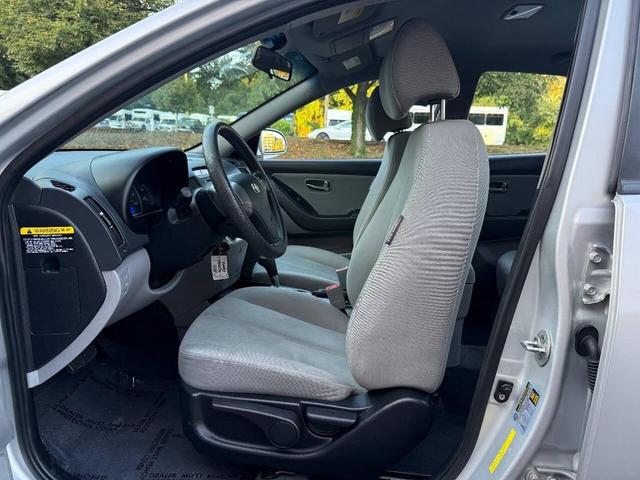 Photo of 2010 Silver Hyundai ELANTRA
