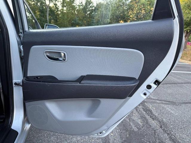 Photo of 2010 Silver Hyundai ELANTRA