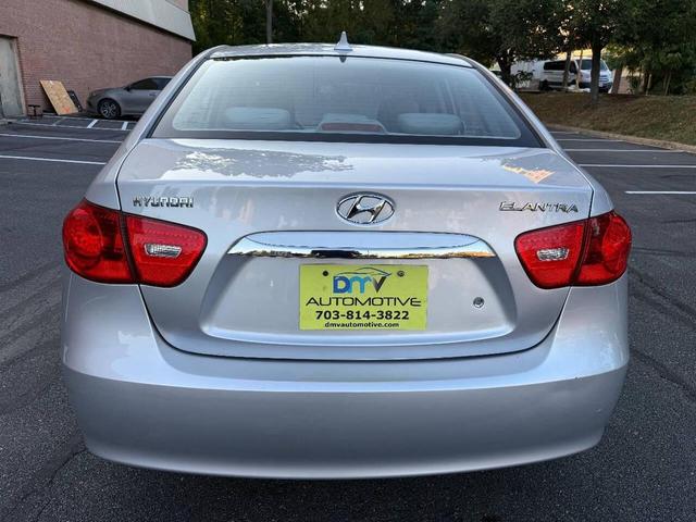 Photo of 2010 Silver Hyundai ELANTRA