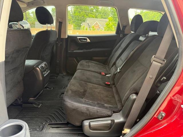 Photo of 2015 Cayenne Red Nissan Pathfinder