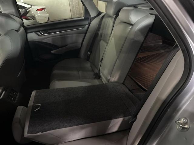 Photo of 2018 Lunar Silver Metallic Honda Accord