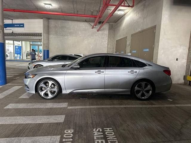 Photo of 2018 Lunar Silver Metallic Honda Accord