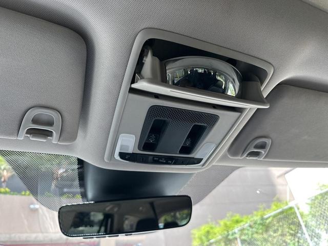 Photo of 2023 Platinum White Pearl Honda Pilot