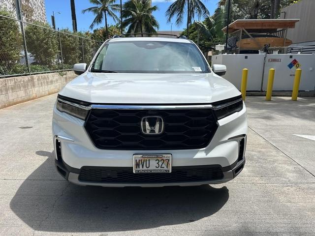 Photo of 2023 Platinum White Pearl Honda Pilot