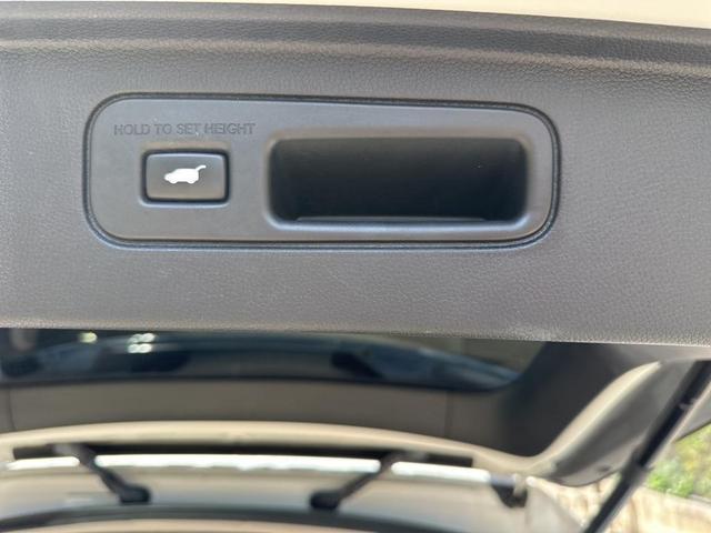 Photo of 2023 Platinum White Pearl Honda Pilot