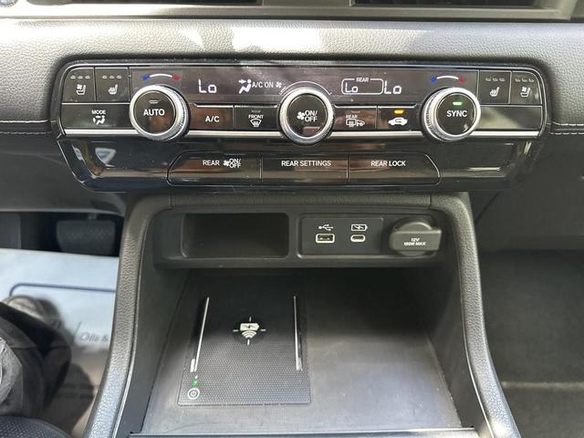 Photo of 2023 Platinum White Pearl Honda Pilot