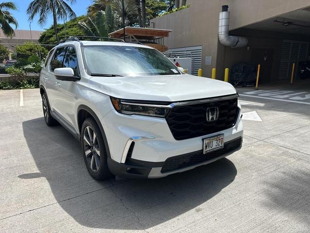 Photo of 2023 Platinum White Pearl Honda Pilot