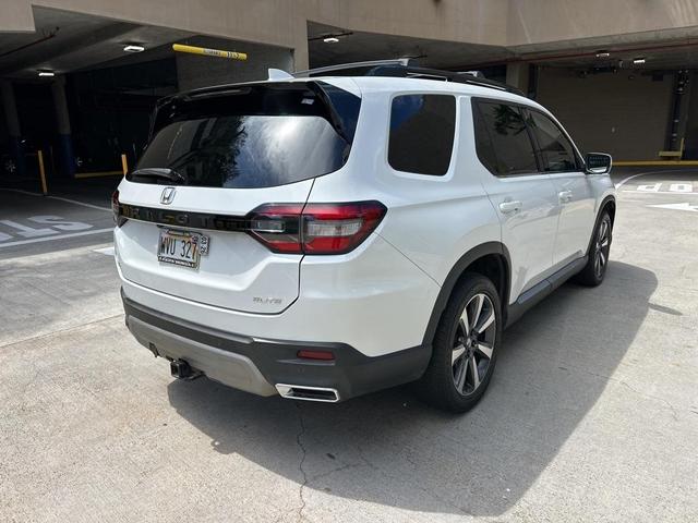 Photo of 2023 Platinum White Pearl Honda Pilot