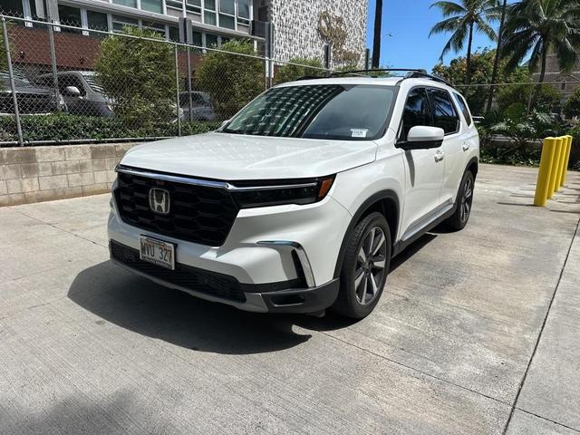 Photo of 2023 Platinum White Pearl Honda Pilot