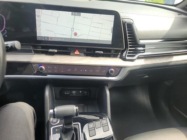 Photo of 2023 Sapphire Blue Kia Sportage