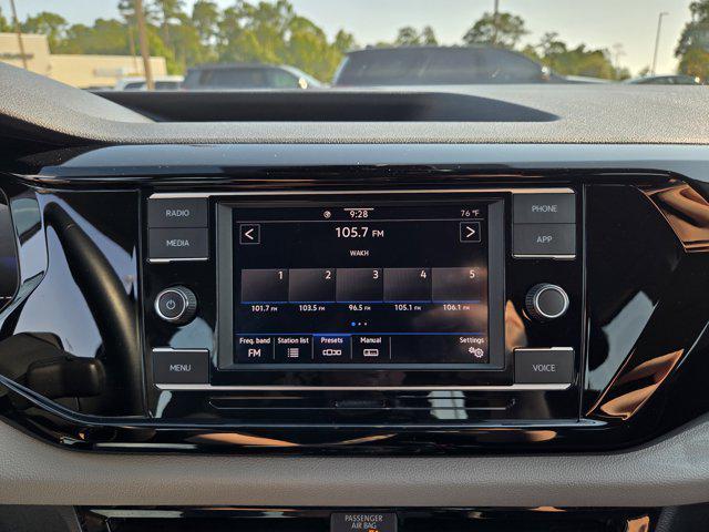 Photo of 2024 Platinum Gray Metallic Volkswagen Taos