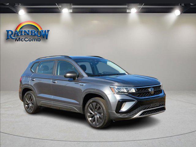 Photo of 2024 Platinum Gray Metallic Volkswagen Taos