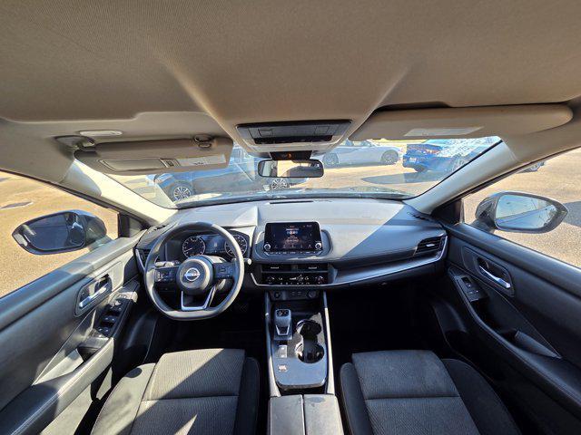 Photo of 2024 Super Black Nissan Rogue
