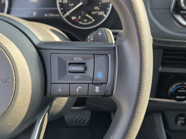 Photo of 2024 Super Black Nissan Rogue