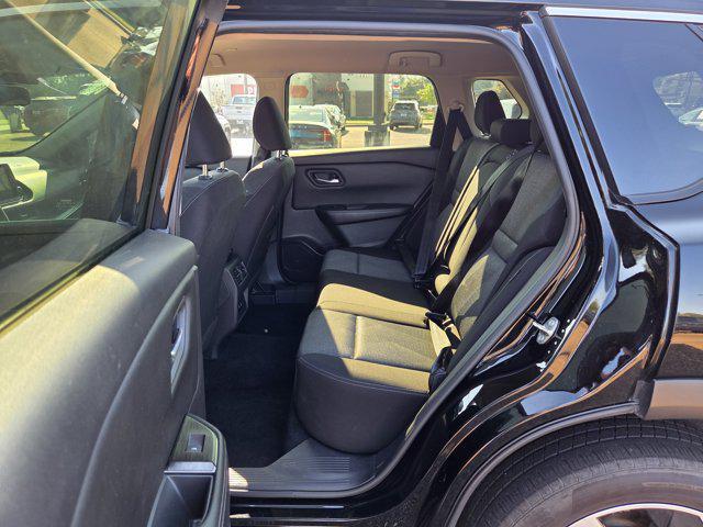 Photo of 2024 Super Black Nissan Rogue