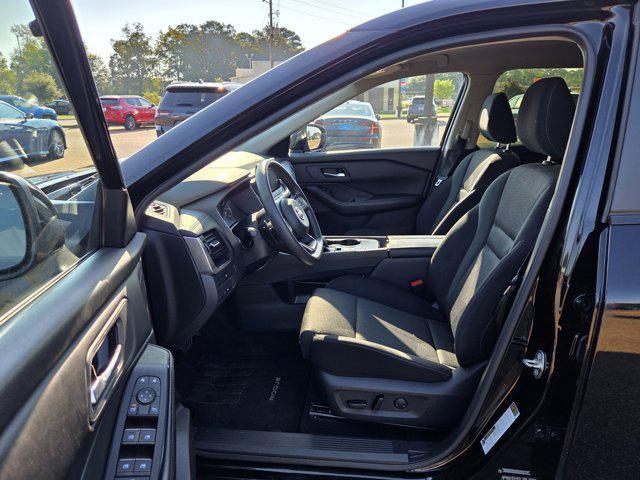 Photo of 2024 Super Black Nissan Rogue