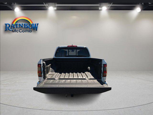 Photo of 2022 Glacier White Nissan Frontier