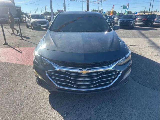 Photo of 2019 Shadow Gray Metallic Chevrolet Malibu