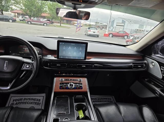 Photo of 2020 PRISTINE WHITE MET TRI-COAT Lincoln Aviator
