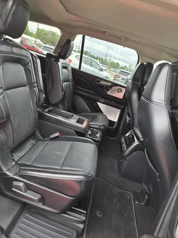 Photo of 2020 PRISTINE WHITE MET TRI-COAT Lincoln Aviator