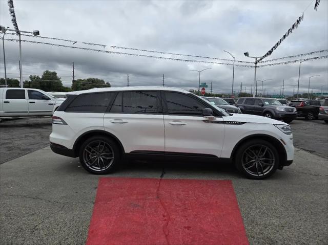 Photo of 2020 PRISTINE WHITE MET TRI-COAT Lincoln Aviator