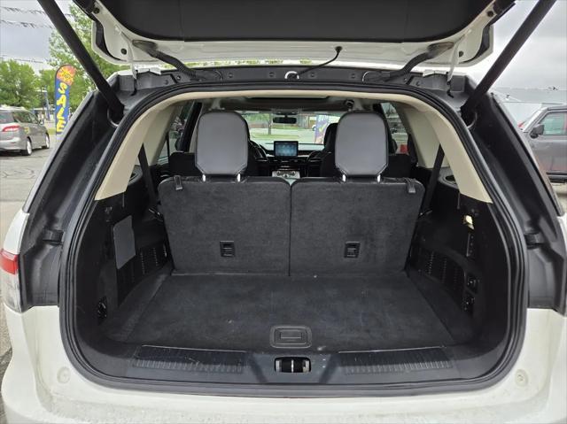 Photo of 2020 PRISTINE WHITE MET TRI-COAT Lincoln Aviator