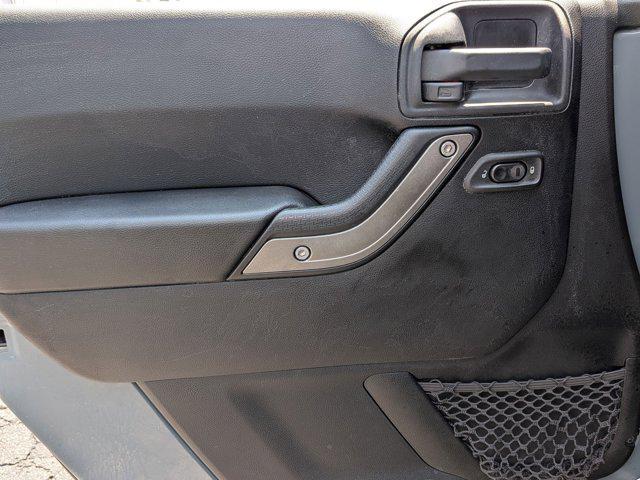 Photo of 2014 Anvil Clear Coat Jeep Wrangler Unlimited