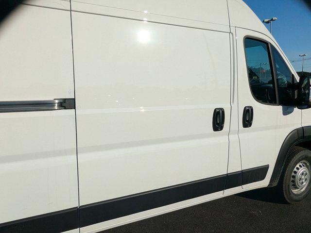 Photo of 2024 Bright White Clearcoat RAM ProMaster 2500
