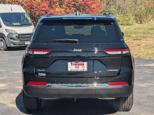 Photo of 2025 Diamond Black Crystal Pearlcoat Jeep Grand Cherokee