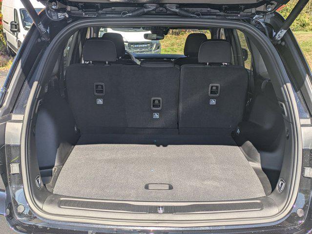 Photo of 2025 Diamond Black Crystal Pearlcoat Jeep Grand Cherokee